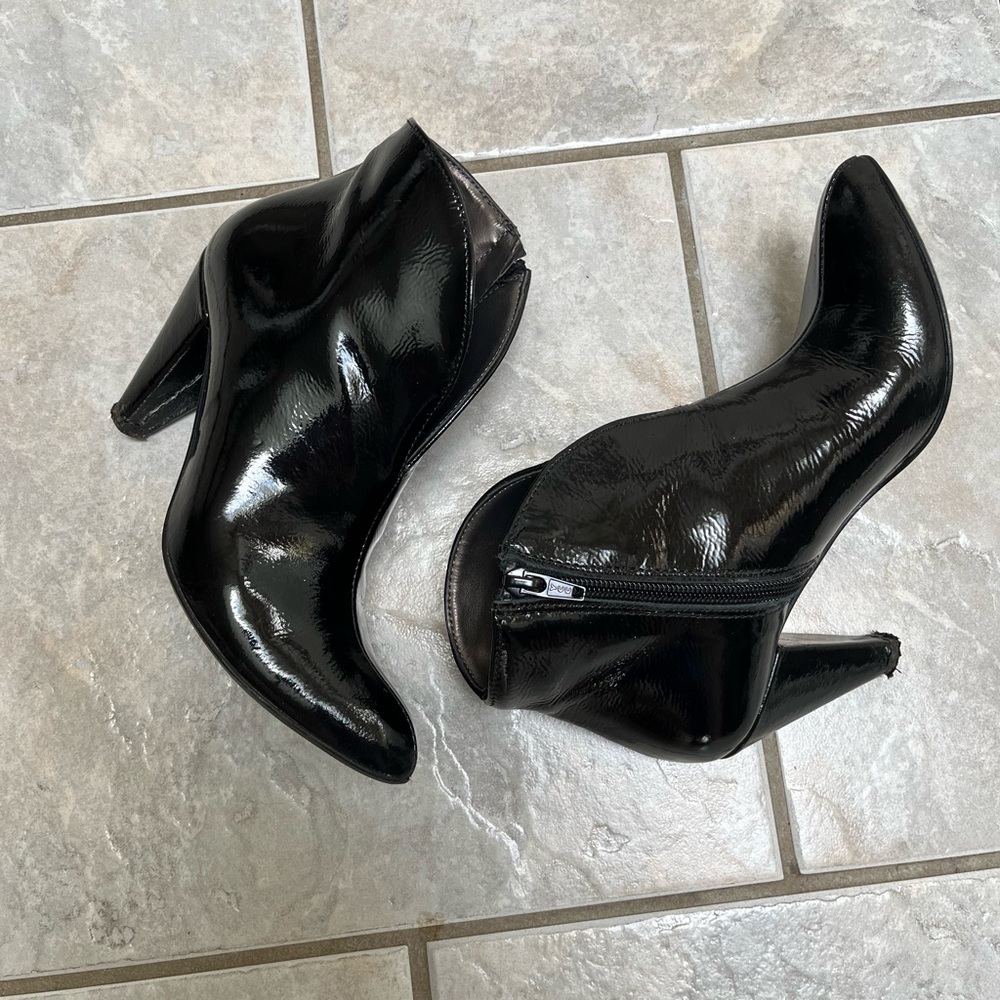 Elegant Italian Black Patent Leather Ankle Boots size 36 (5-1/2)